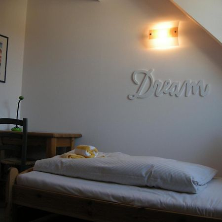 Resi F7 Apartment เพรโรว์ ภายนอก รูปภาพ
